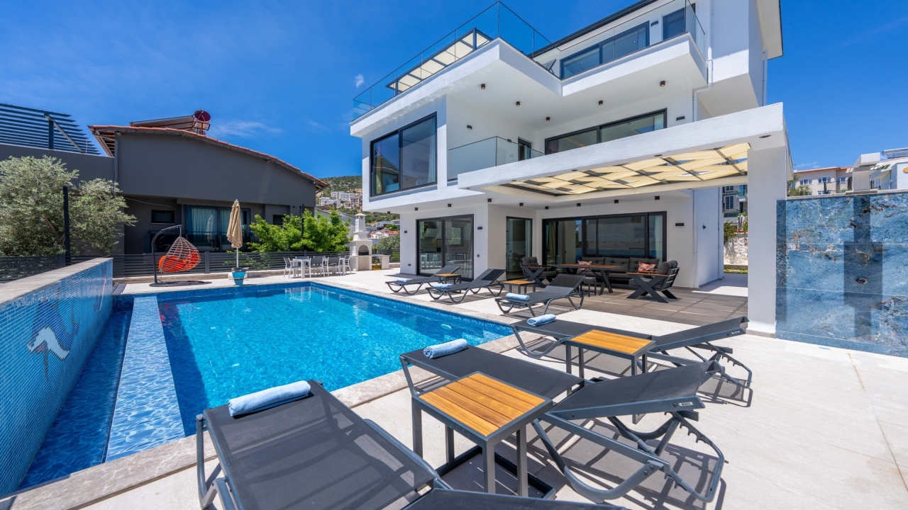 Villa Lovelet 1 Image 0