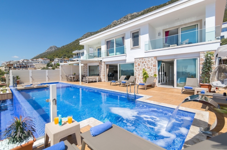Villa La Mer Azur Image 0