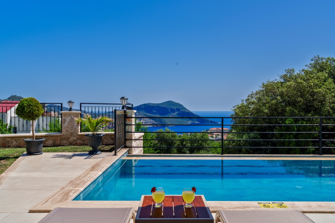 Villa Laren Duo Image 1