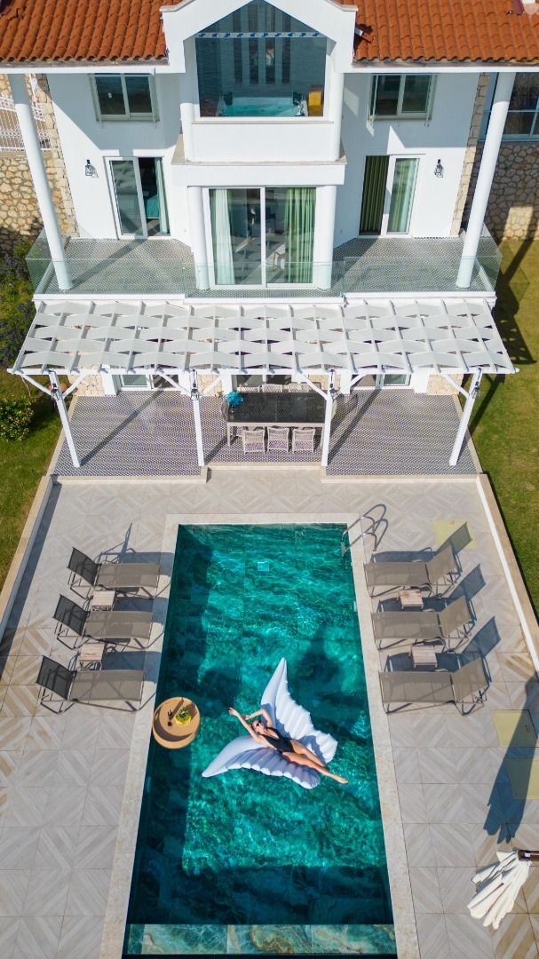 Villa Elena 2 Image 1