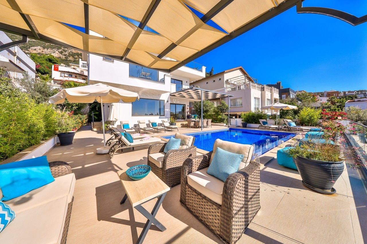 Villa Greenwich Image 2