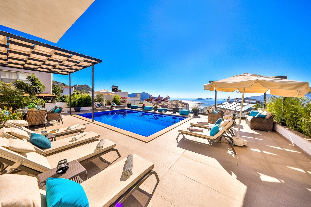 Villa Greenwich Image 1