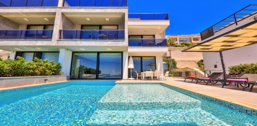 Villa Skylight Image 1